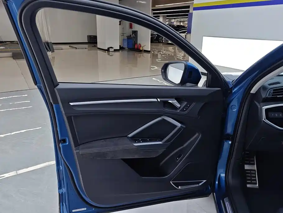 Audi Q3 Sportback — фото 7