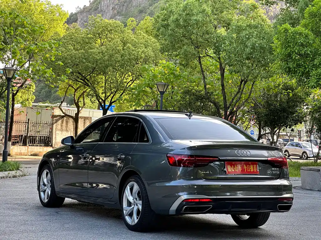 Audi A4L — фото 5