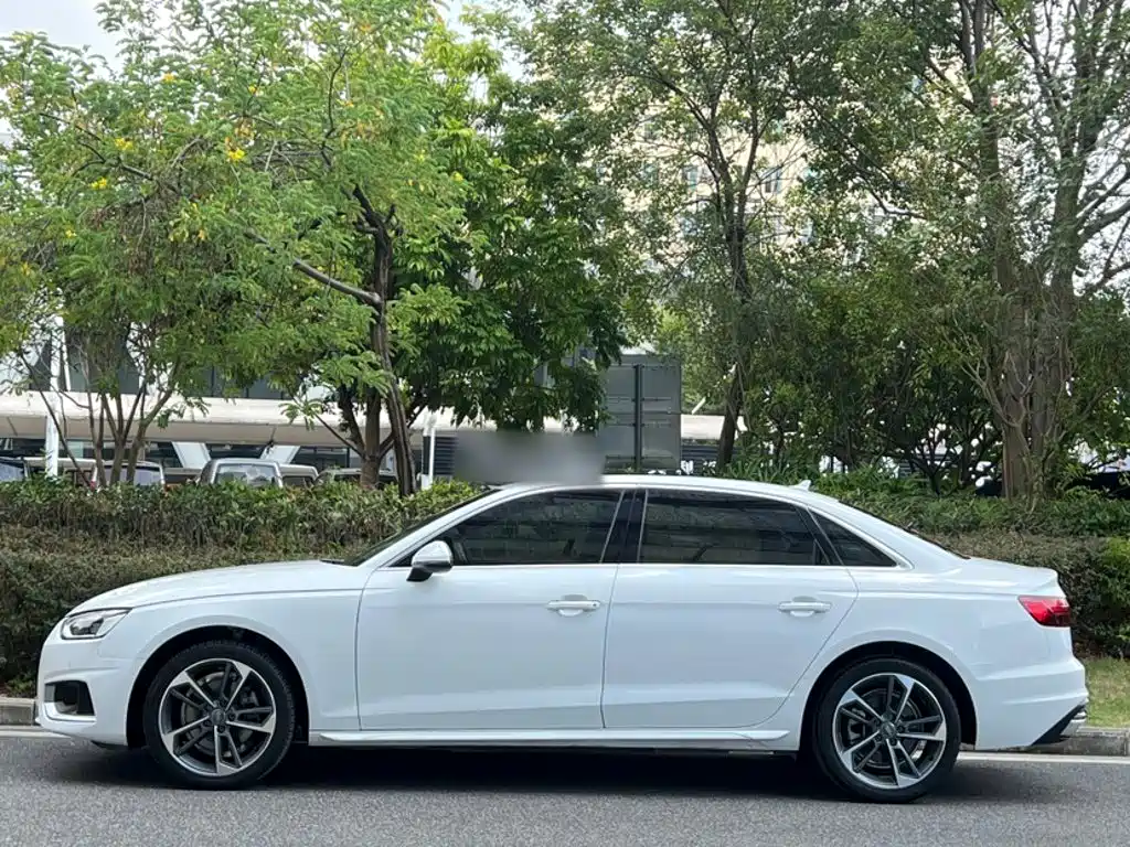 Audi A4L — фото 7