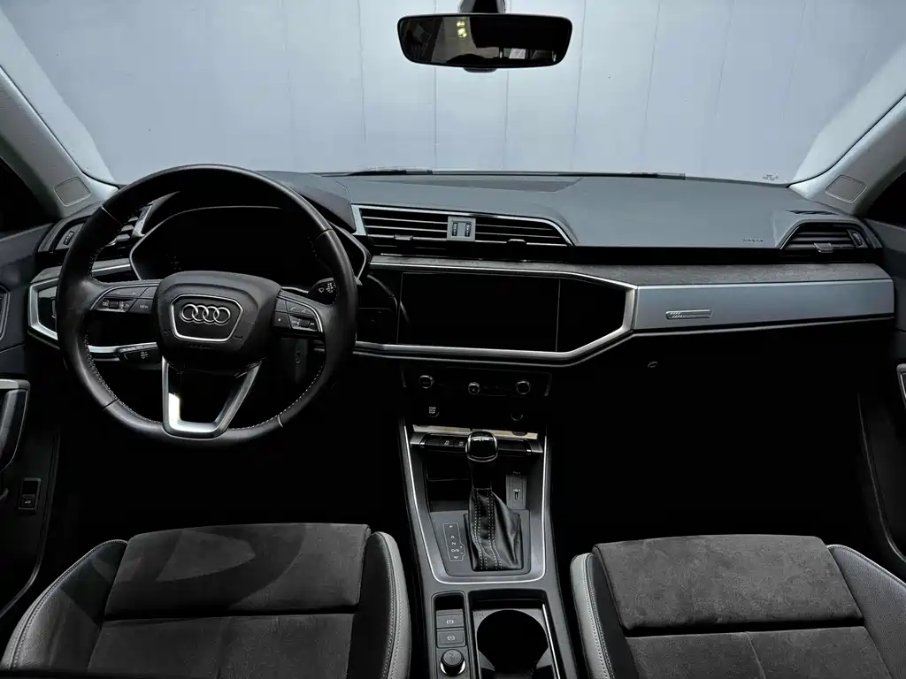 Audi Q3 — фото 6