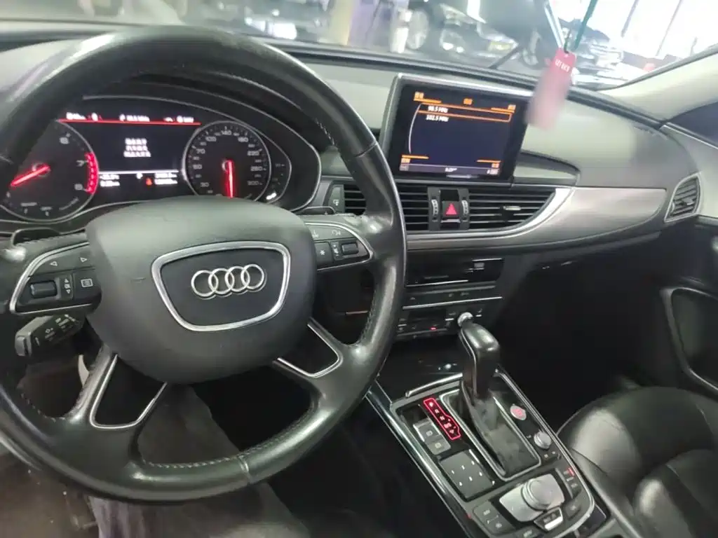 Audi A6L — фото 10