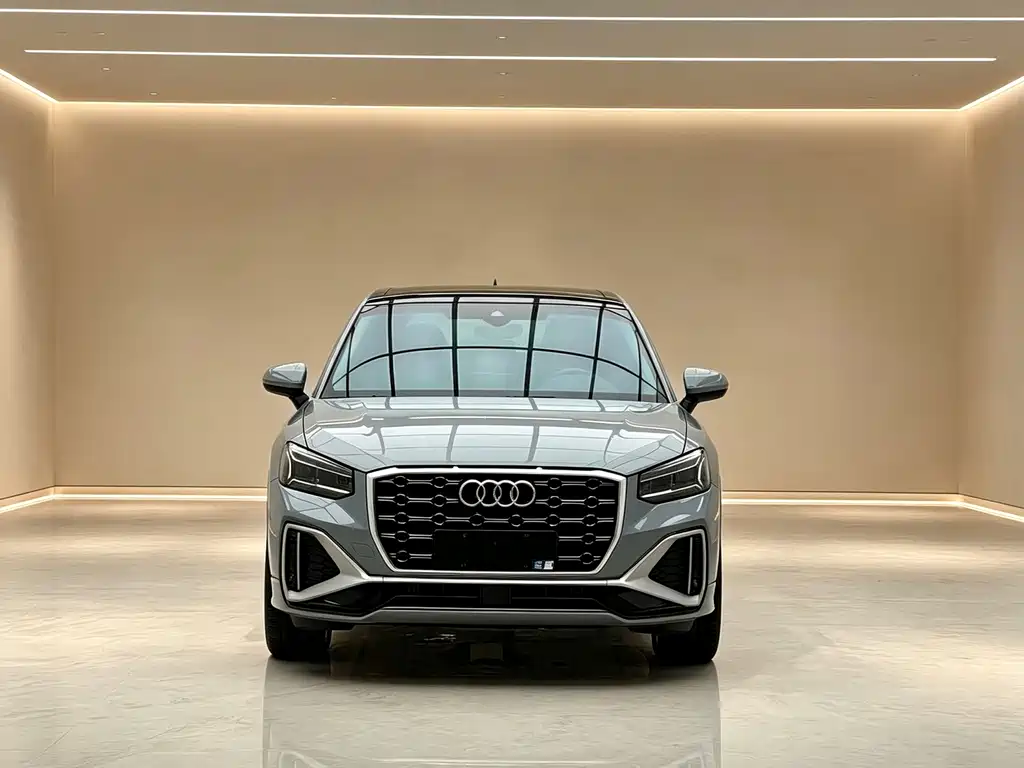 Audi Q2L — фото 2