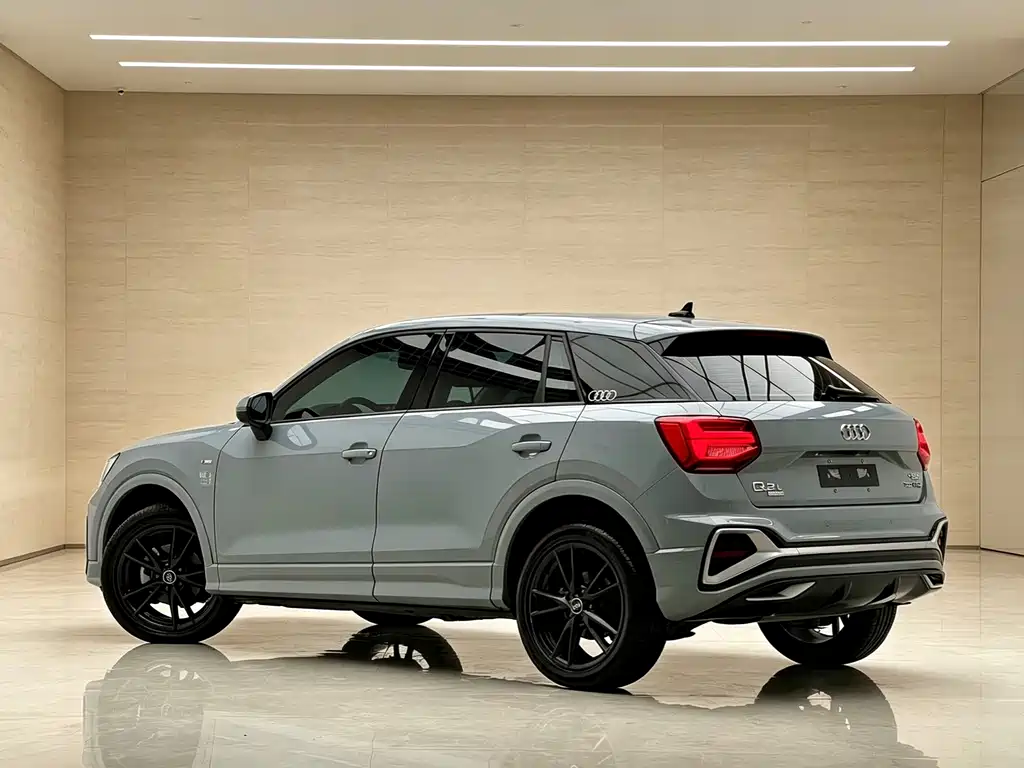 Audi Q2L — фото 5
