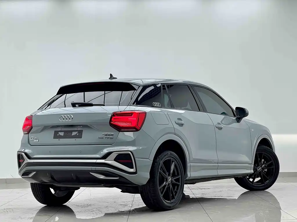 Audi Q2L — фото 3