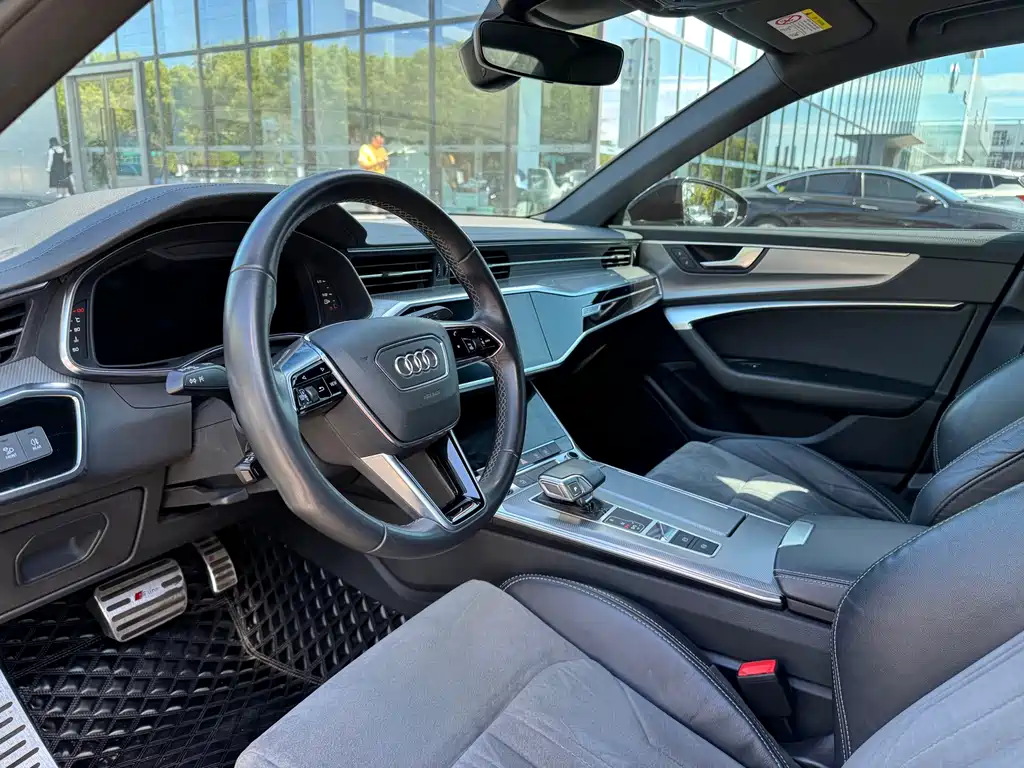 Audi A6L — фото 5