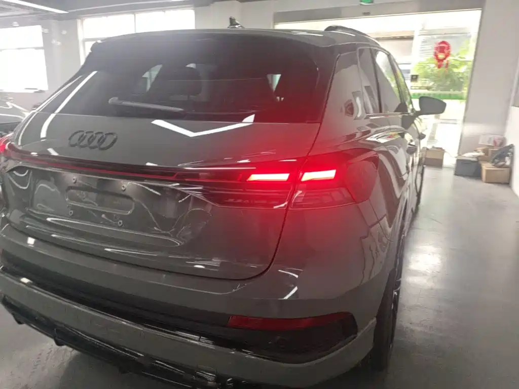 Audi Q4 e-tron — фото 8