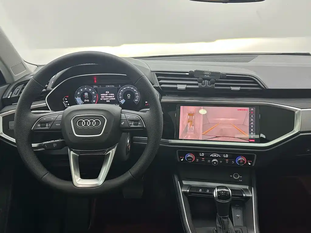 Audi Q3 — фото 10