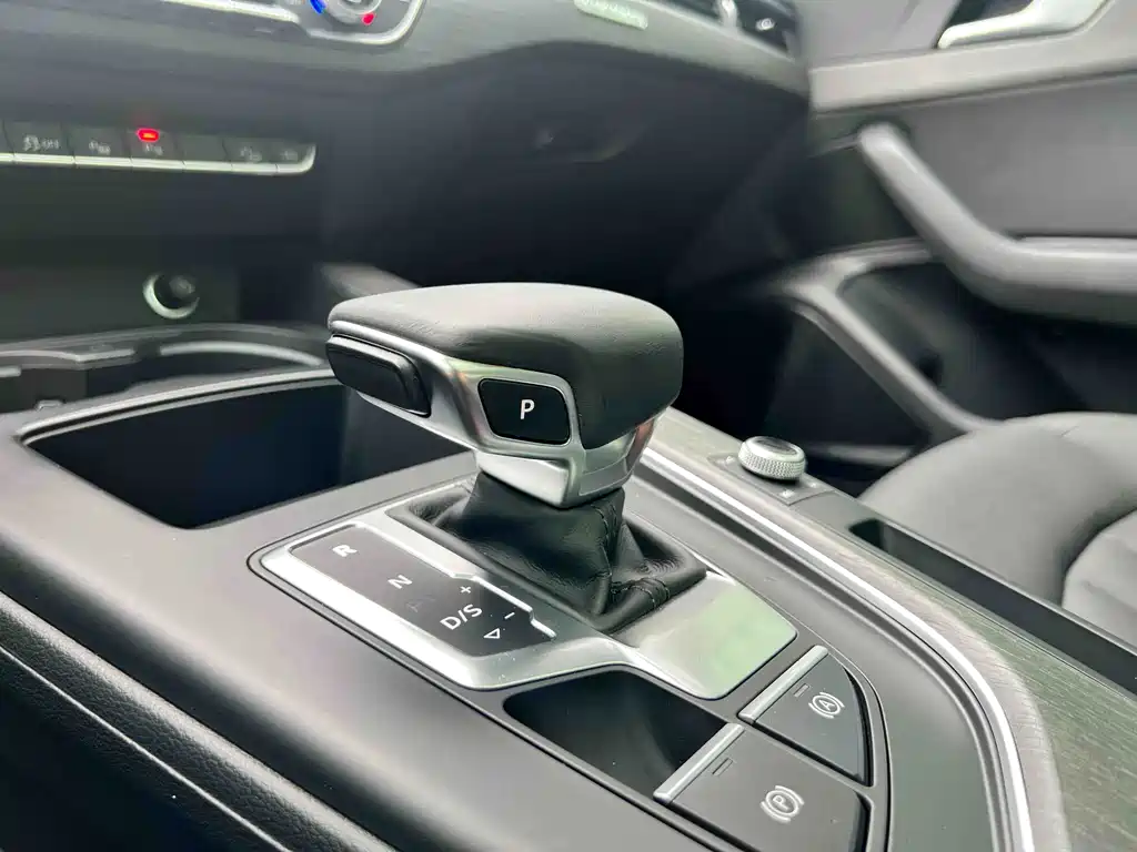 Audi A4 (Import) — фото 21