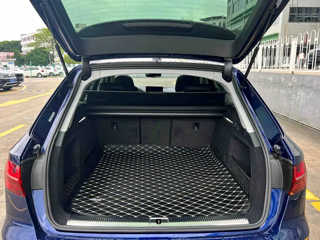 Audi A4 (Import) — фото 7