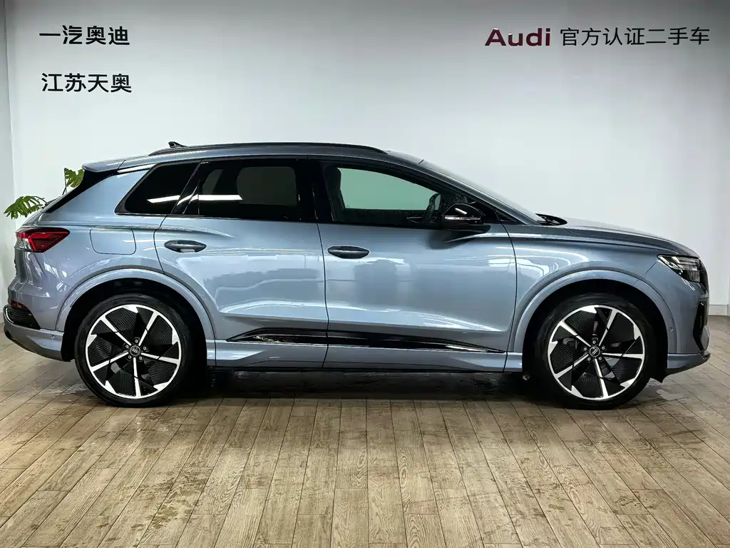 Audi Q4 e-tron — фото 4