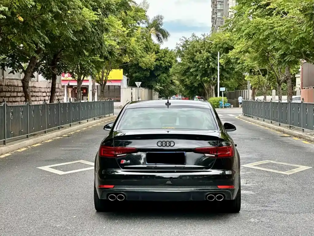 Audi S4 — фото 8