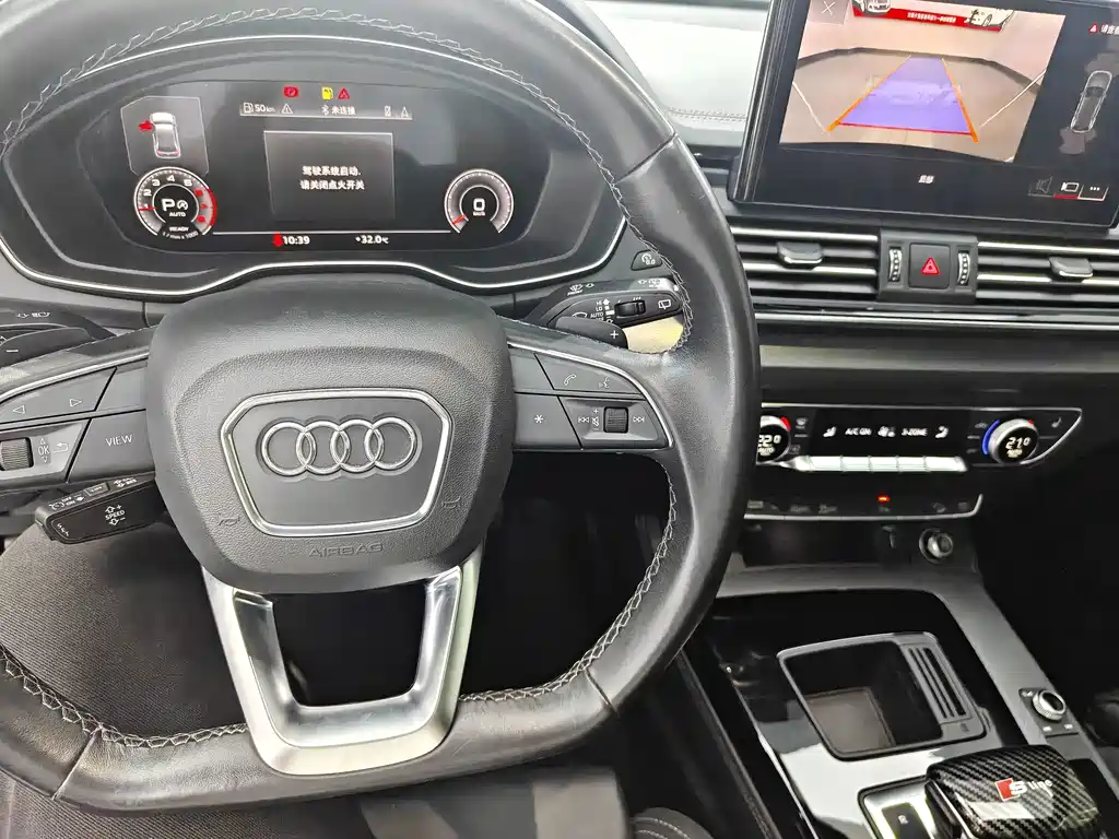 Audi Q5L — фото 11