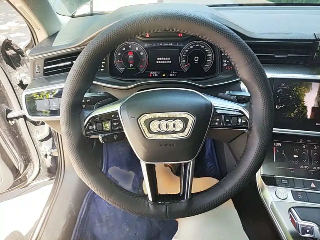 Audi A6L — фото 11