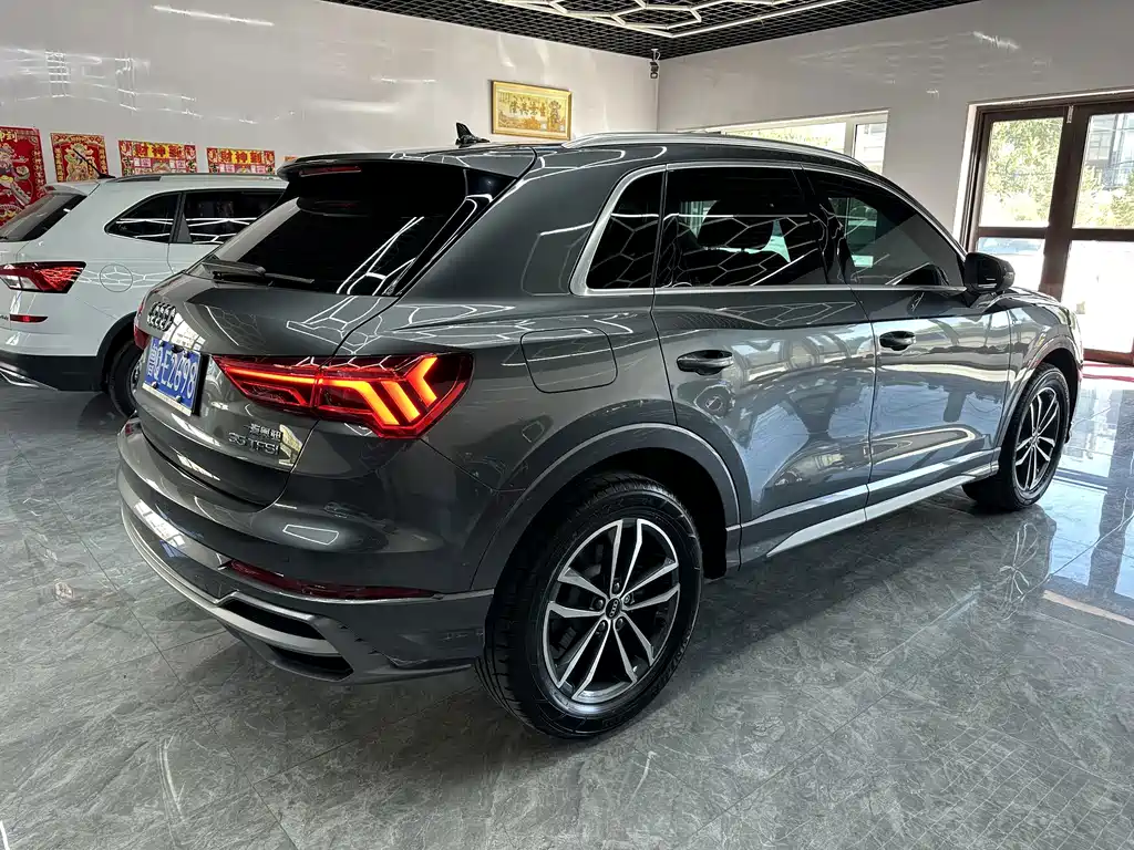 Audi Q3 — фото 5