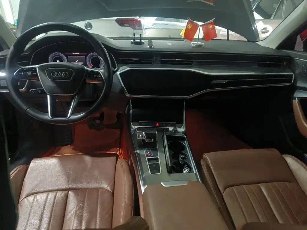 Audi A6L — фото 10