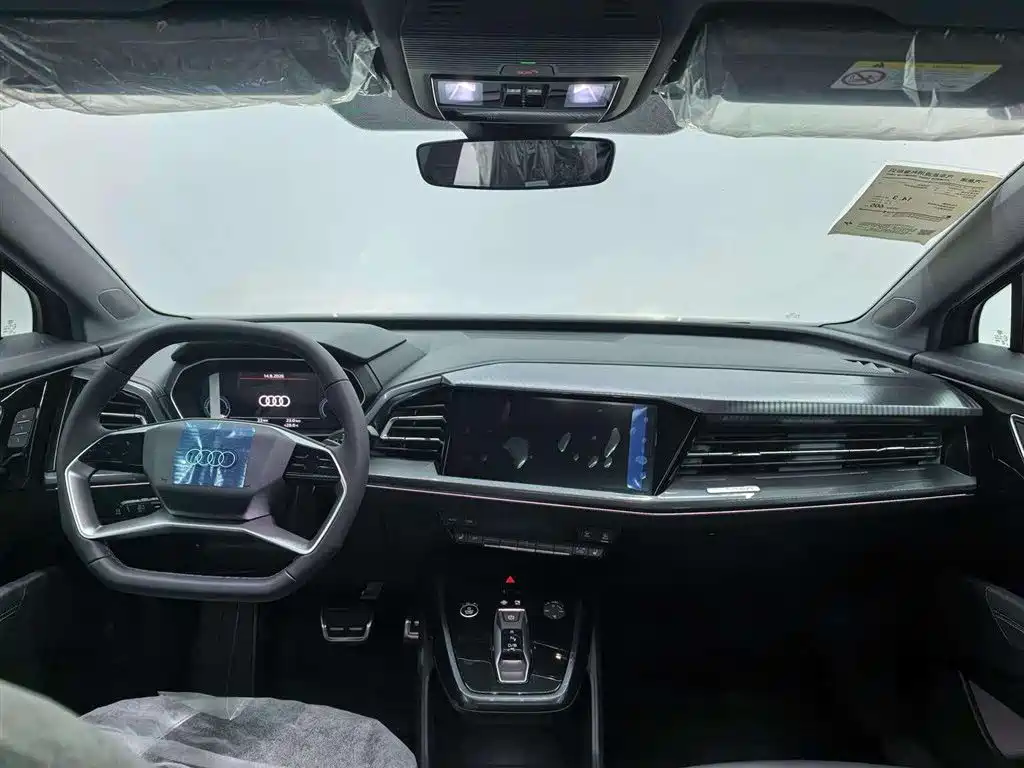 Audi Q4 e-tron — фото 11