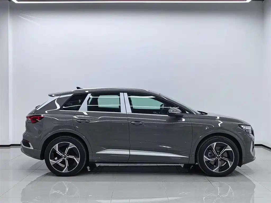 Audi Q4 e-tron — фото 3