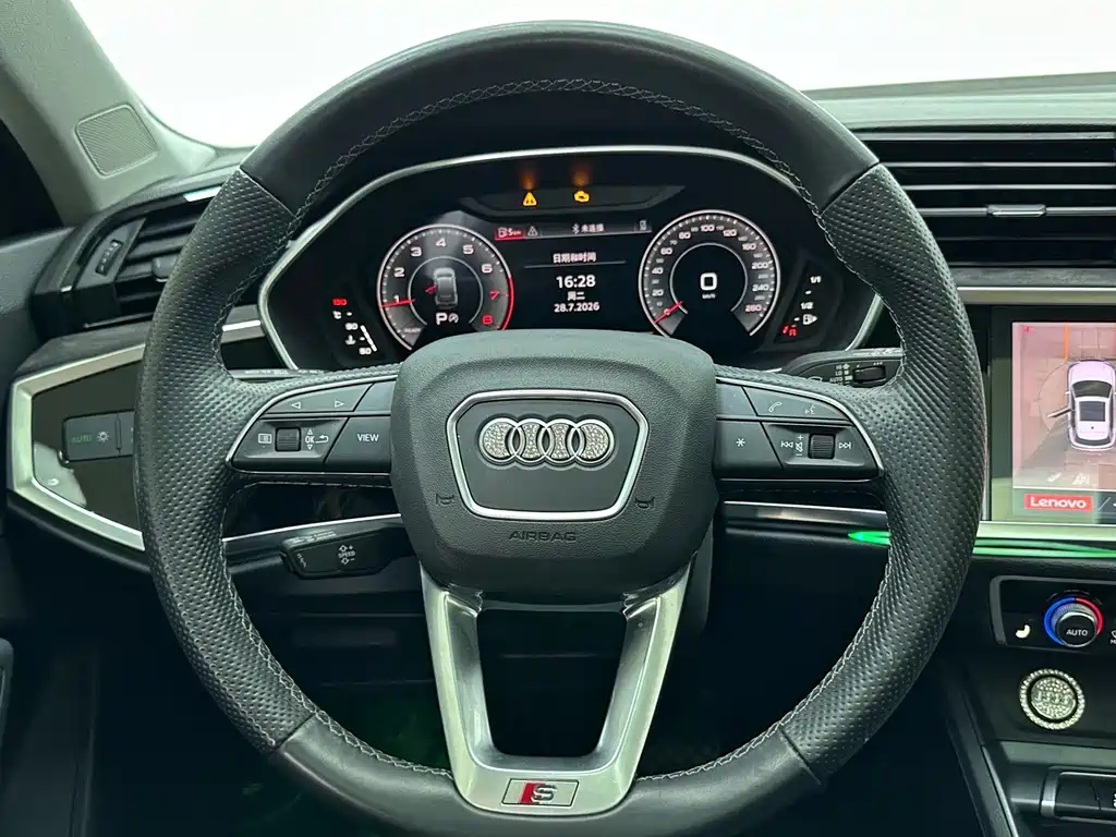 Audi Q3 Sportback — фото 11