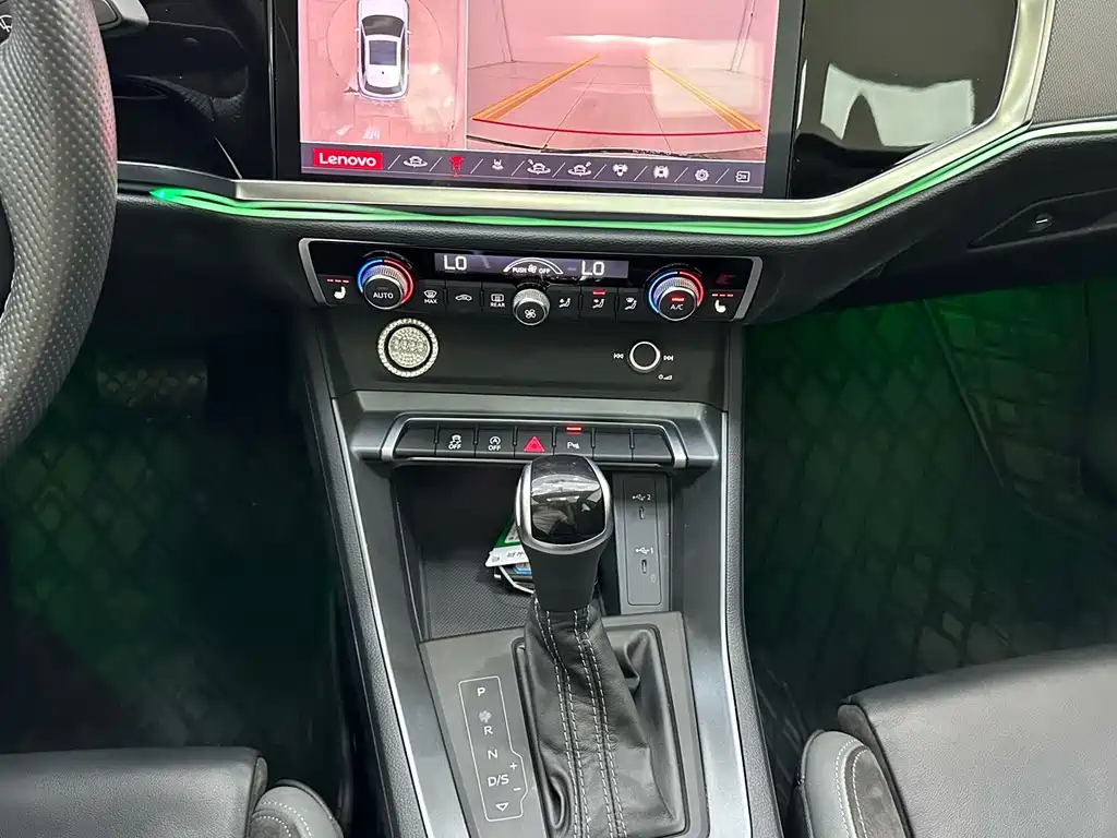 Audi Q3 Sportback — фото 14