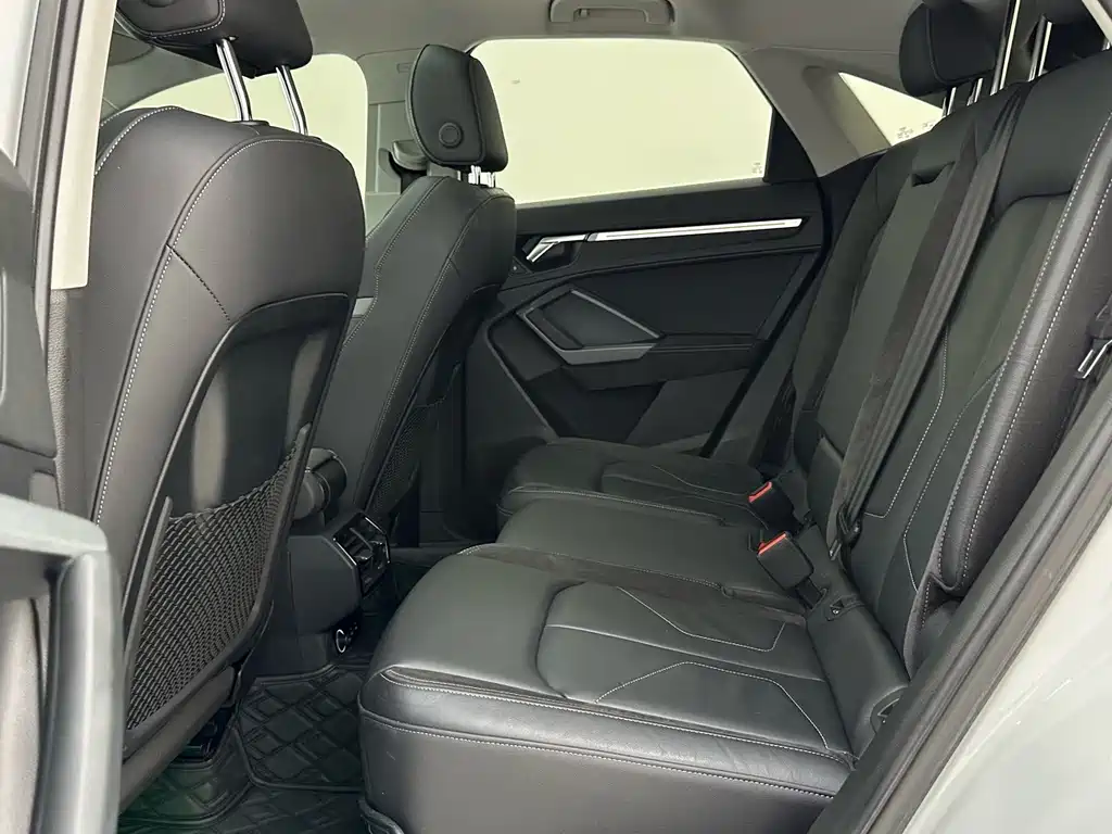 Audi Q3 Sportback — фото 8