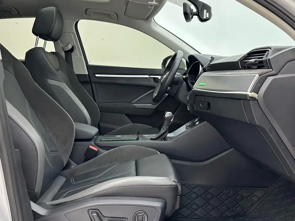 Audi Q3 Sportback — фото 9