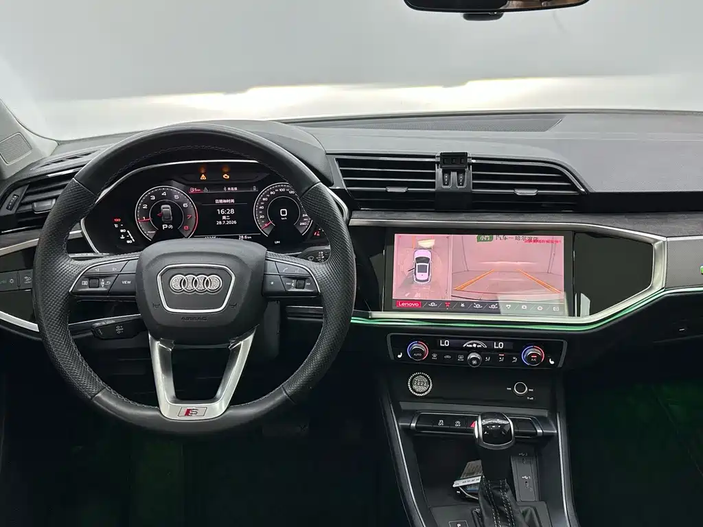 Audi Q3 Sportback — фото 10