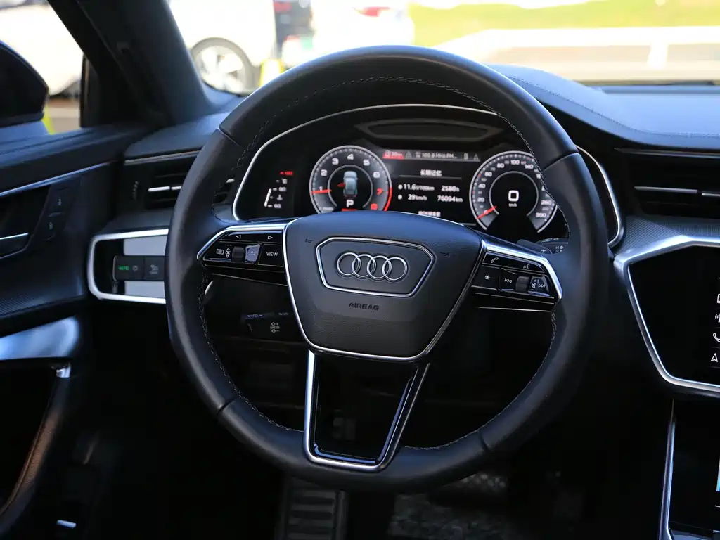 Audi A6L — фото 5