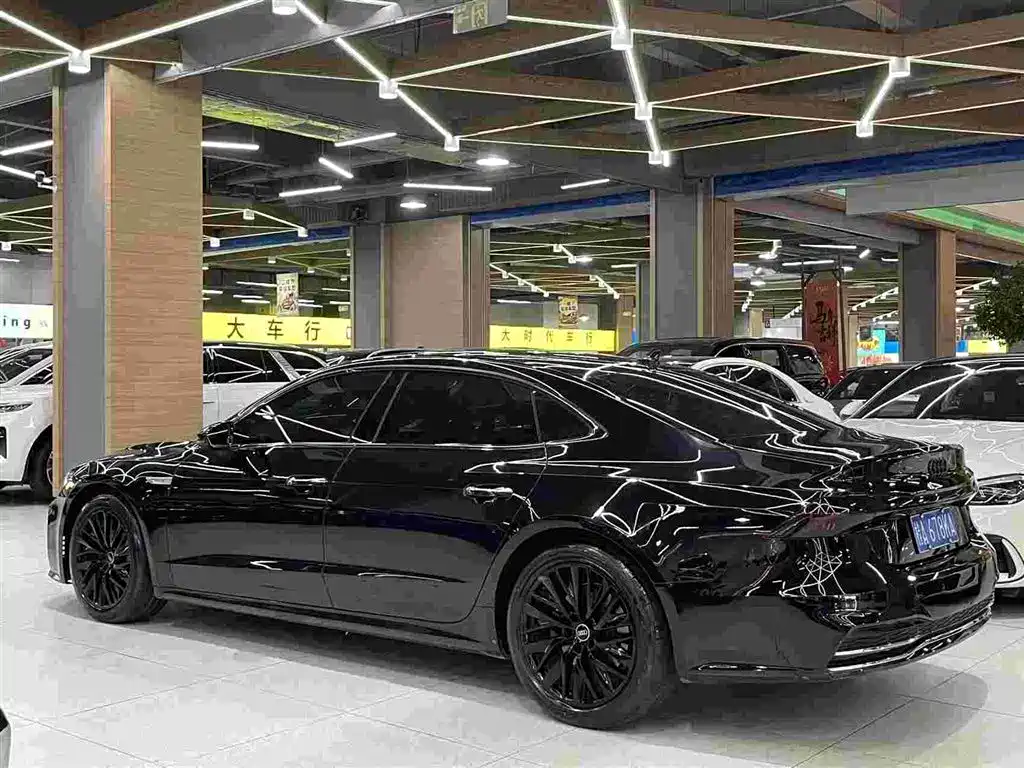 Audi A7L — фото 5