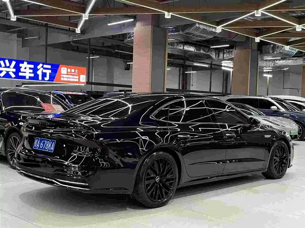 Audi A7L — фото 6