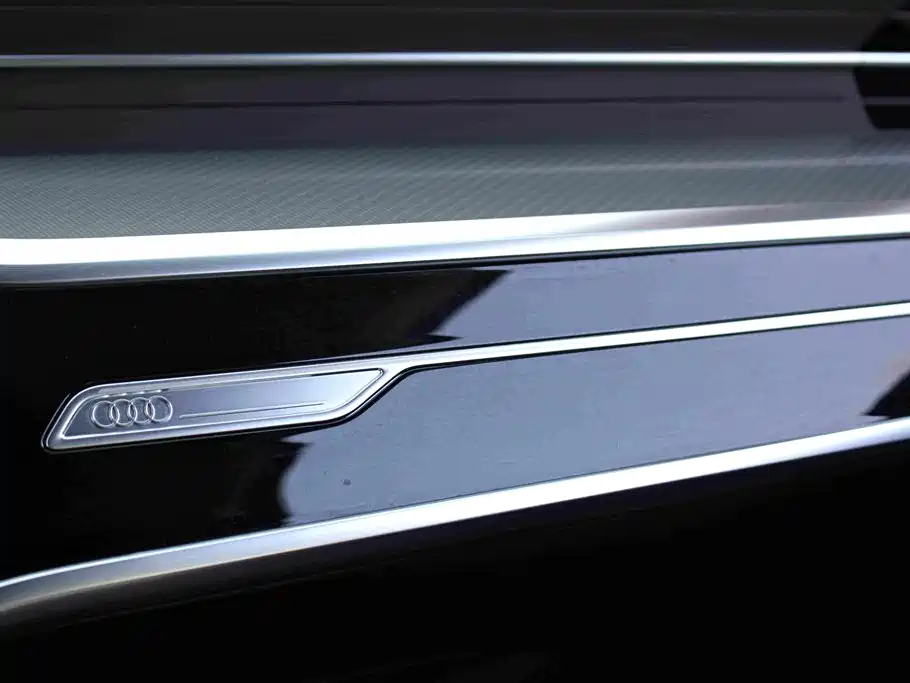 Audi A6L — фото 11