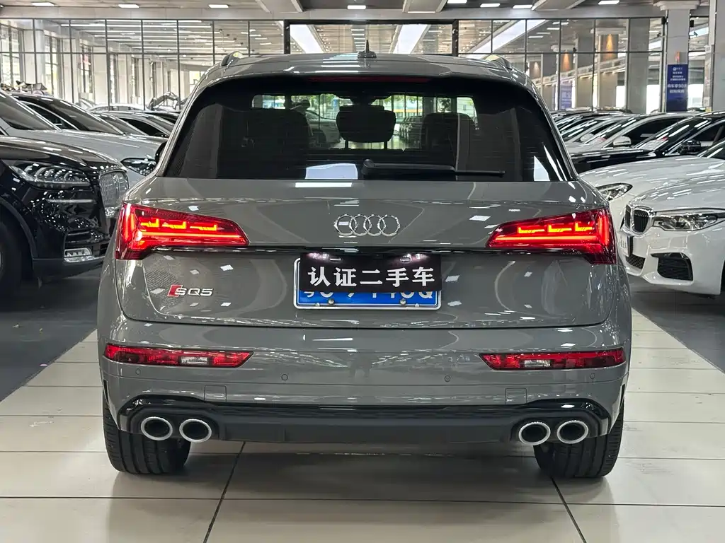 Audi SQ5 — фото 17