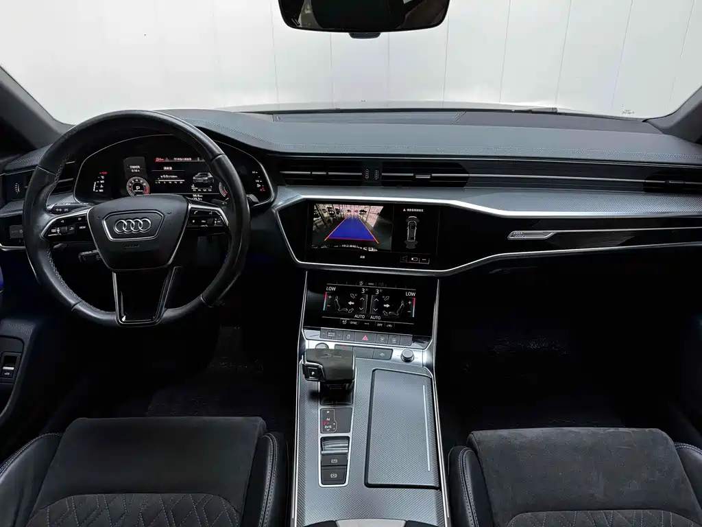 Audi A6L — фото 6