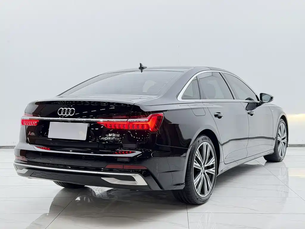 Audi A6L — фото 15