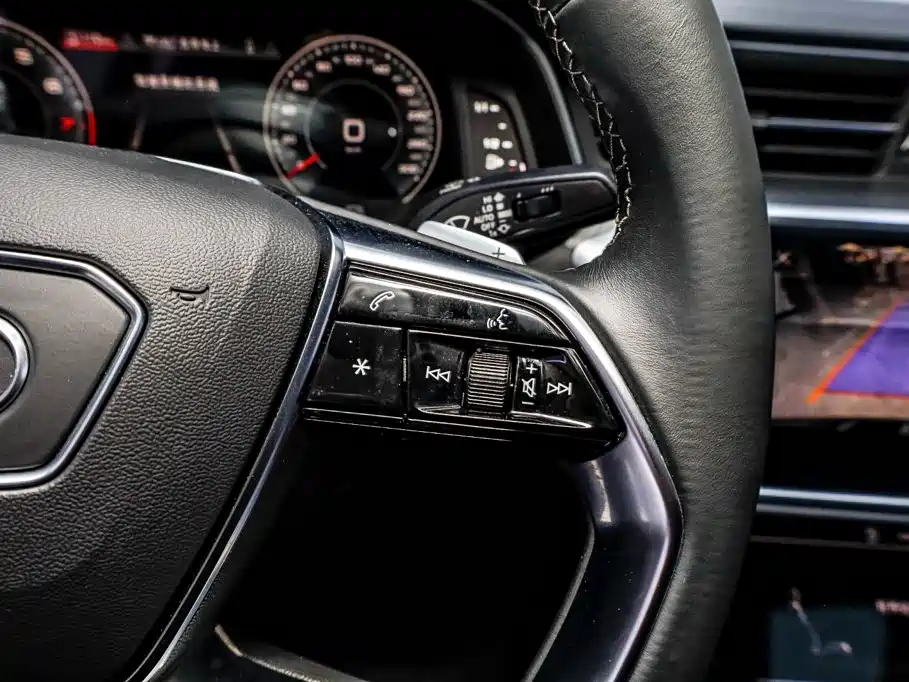 Audi A7L — фото 15
