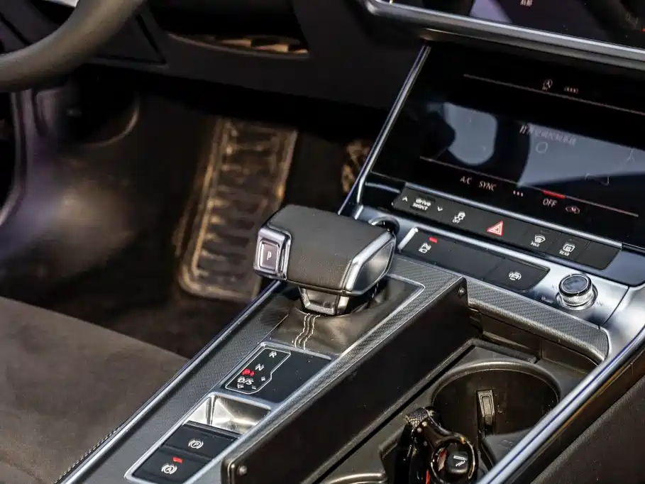 Audi A7L — фото 26