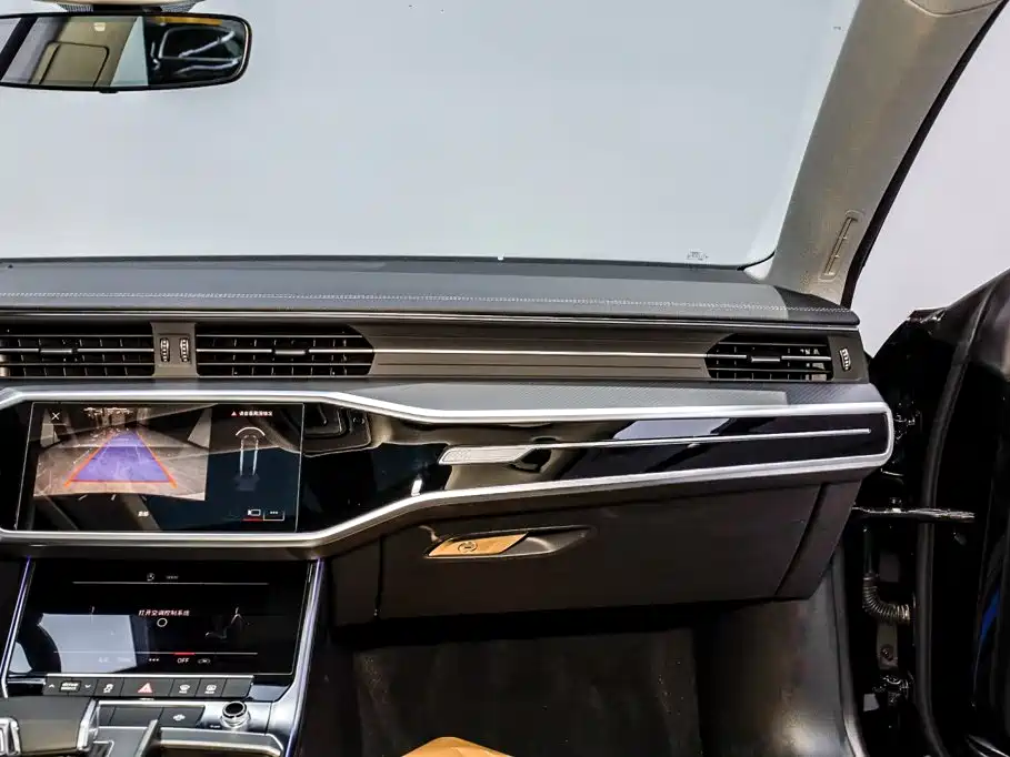 Audi A7L — фото 29