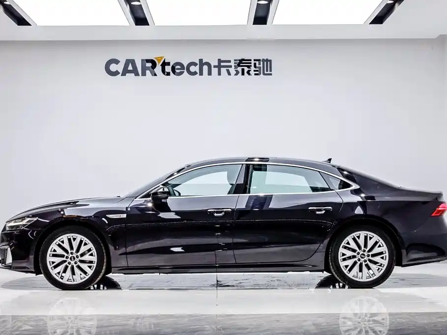 Audi A7L — фото 9