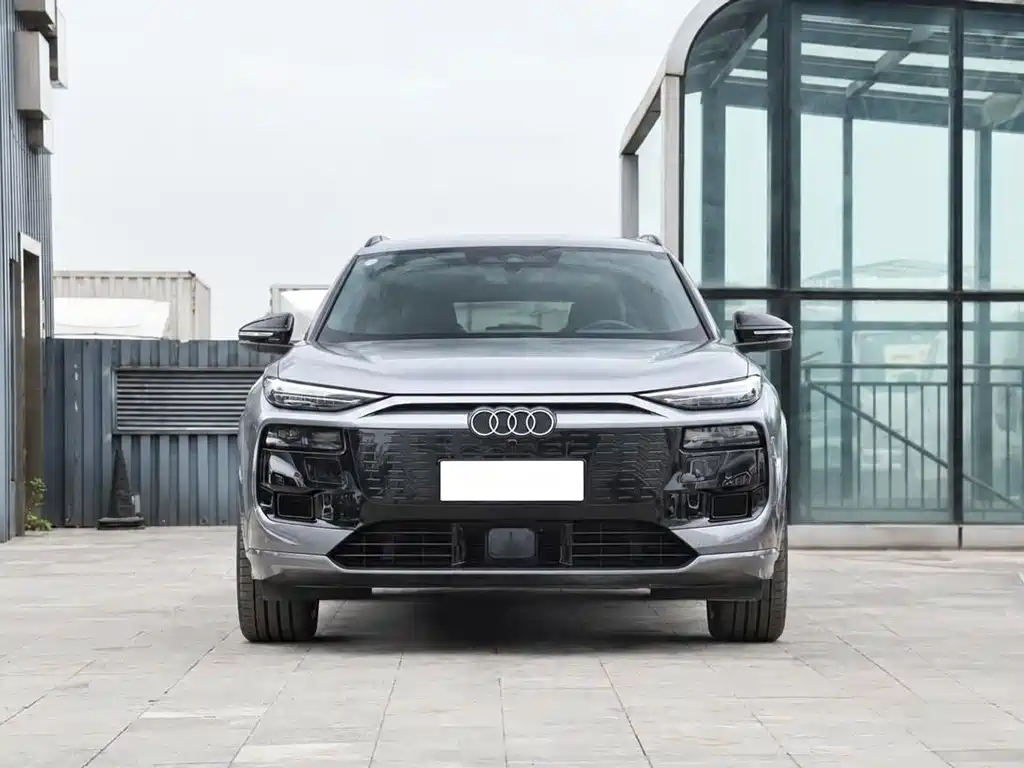 Audi Q6L e-tron — фото 2