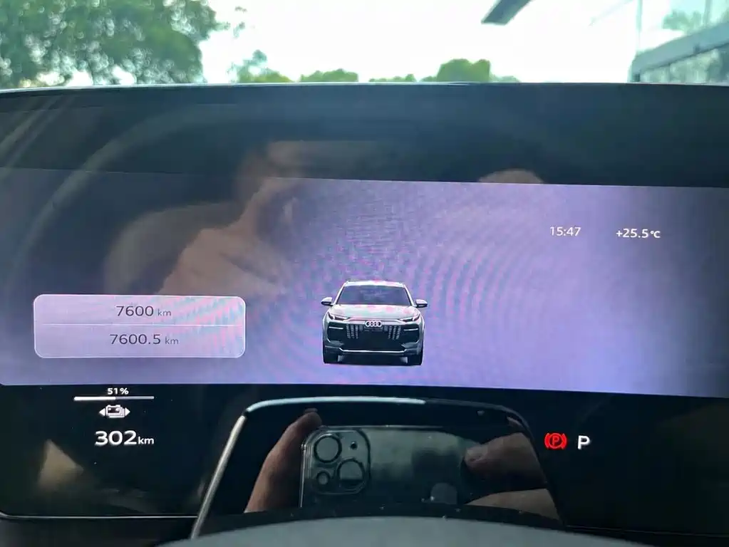 Audi Q6L e-tron — фото 13