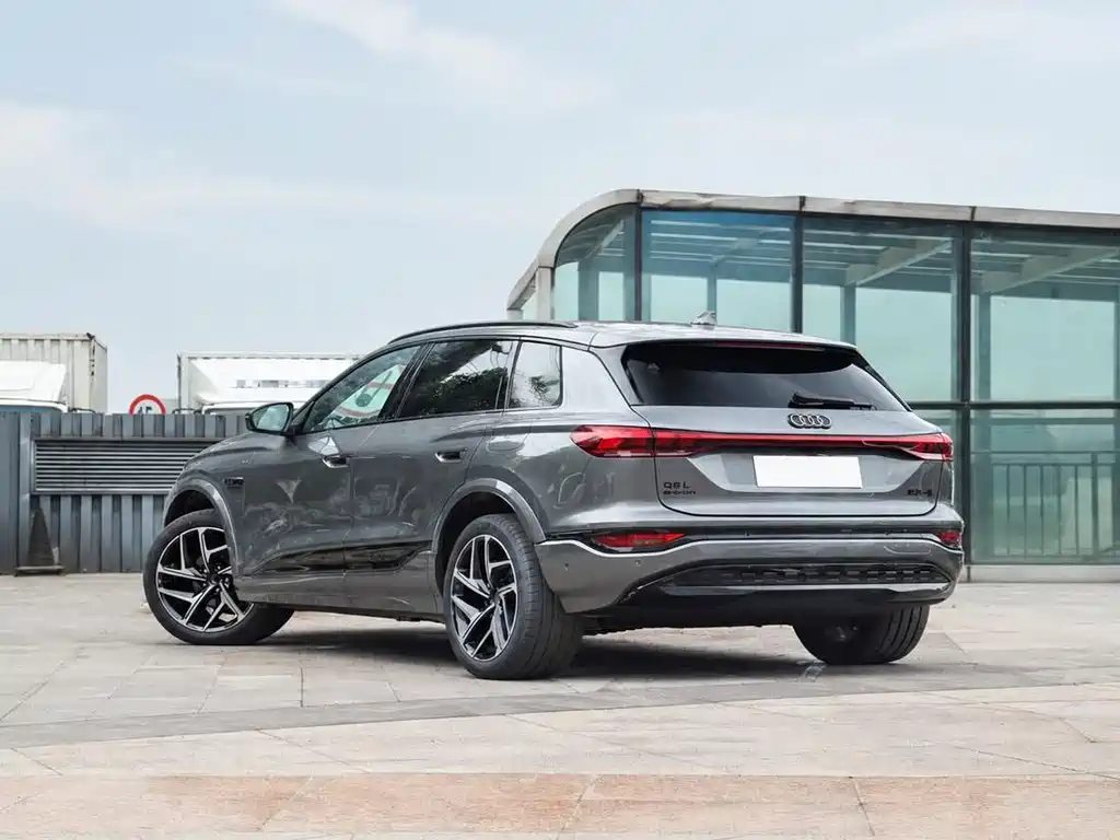 Audi Q6L e-tron — фото 6