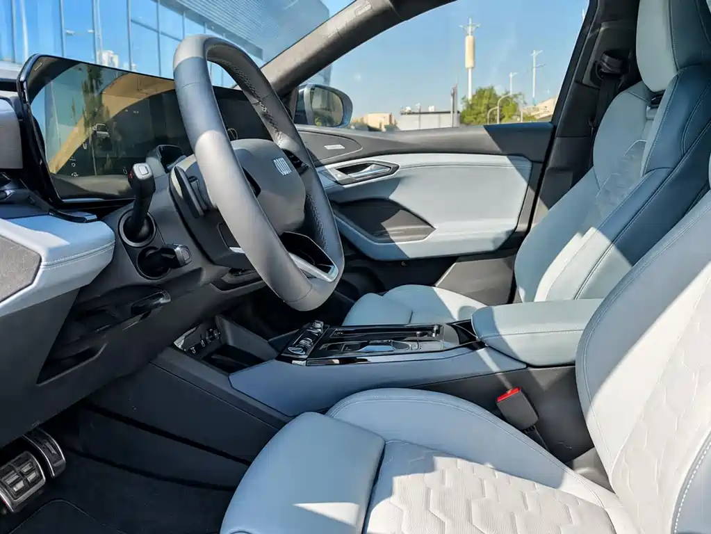 Audi Q6L e-tron — фото 9