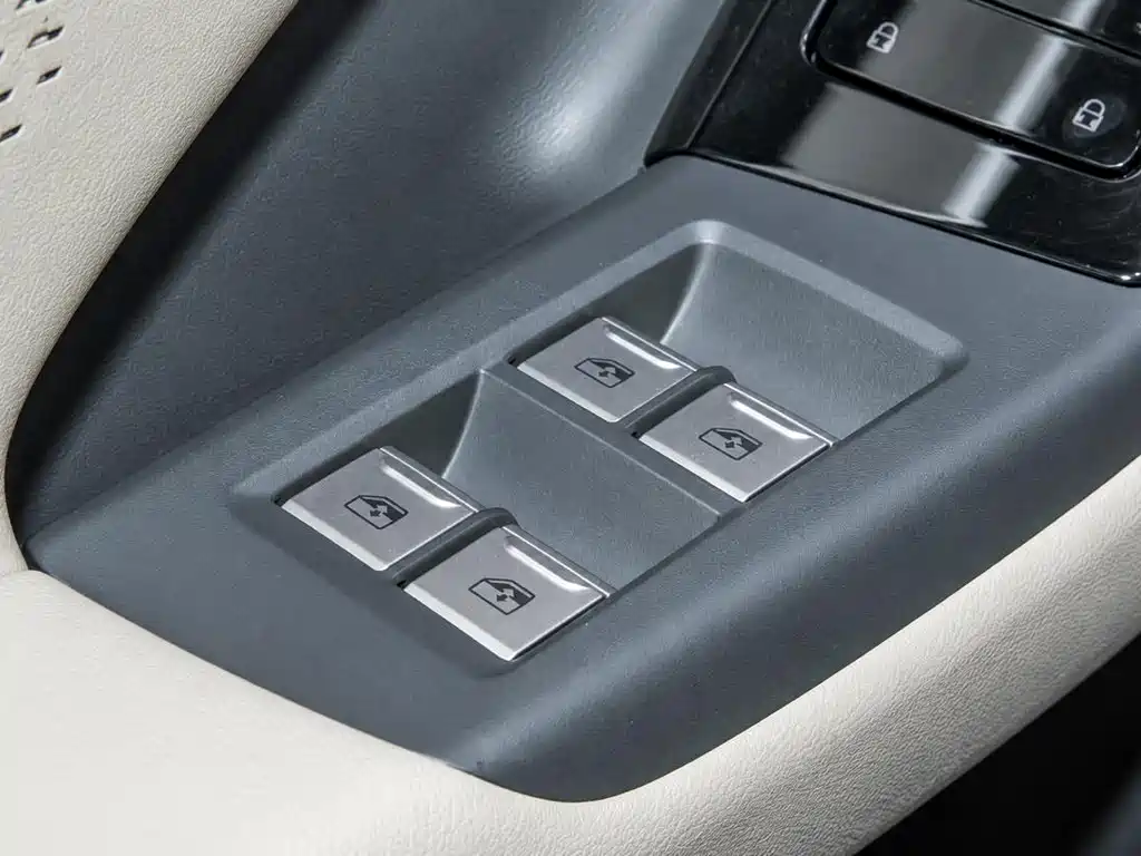 Audi Q6L e-tron — фото 10