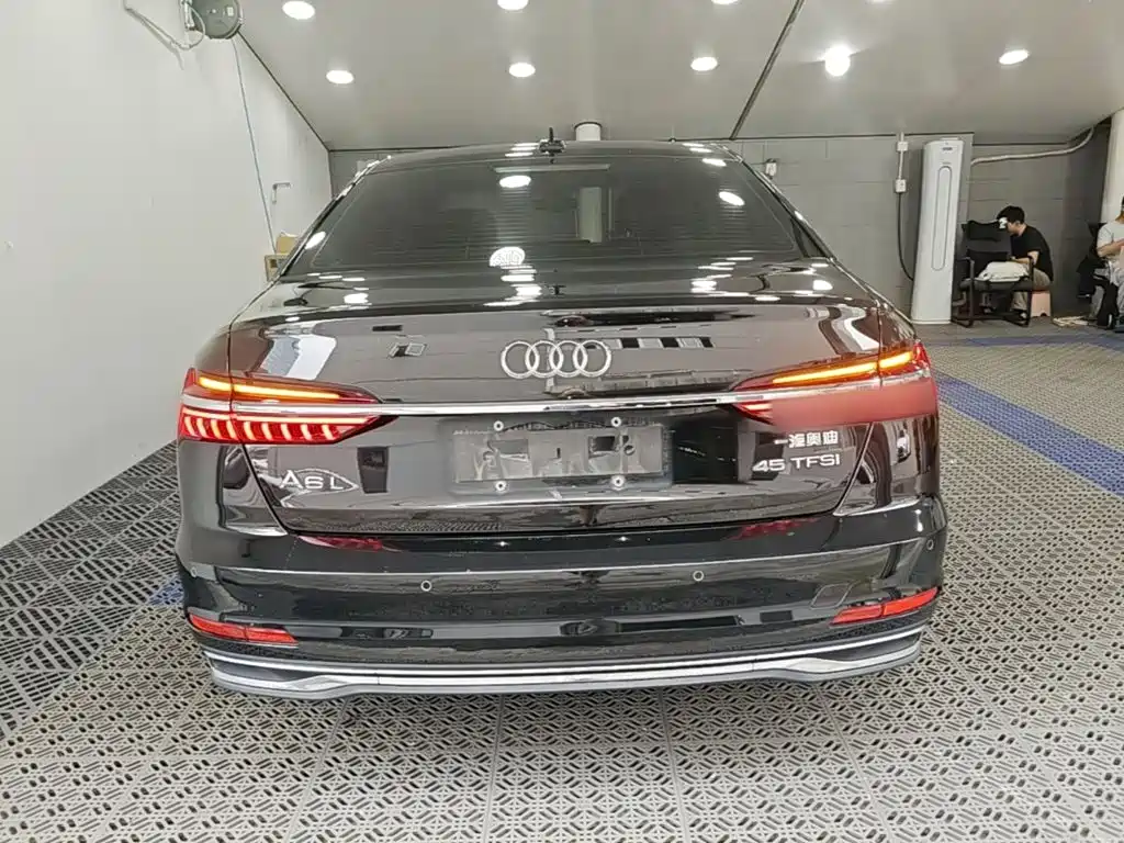 Audi A6L — фото 6