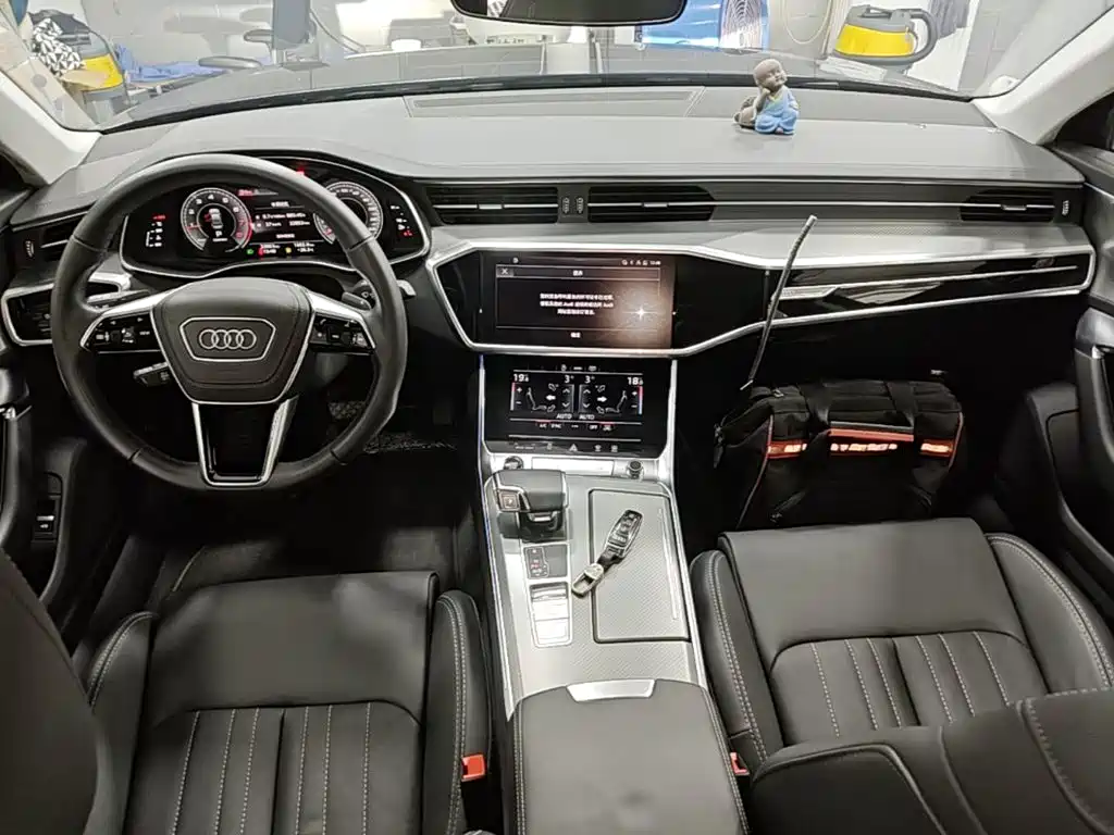 Audi A6L — фото 10