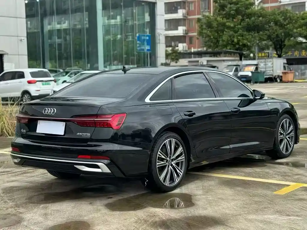 Audi A6L — фото 9