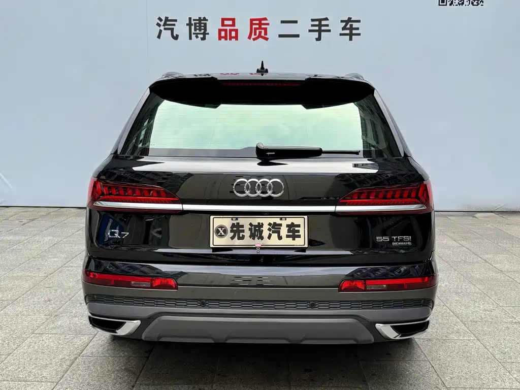 Audi Q7 — фото 6