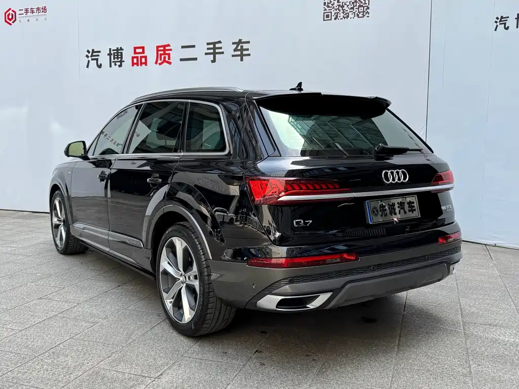 Audi Q7 — фото 7