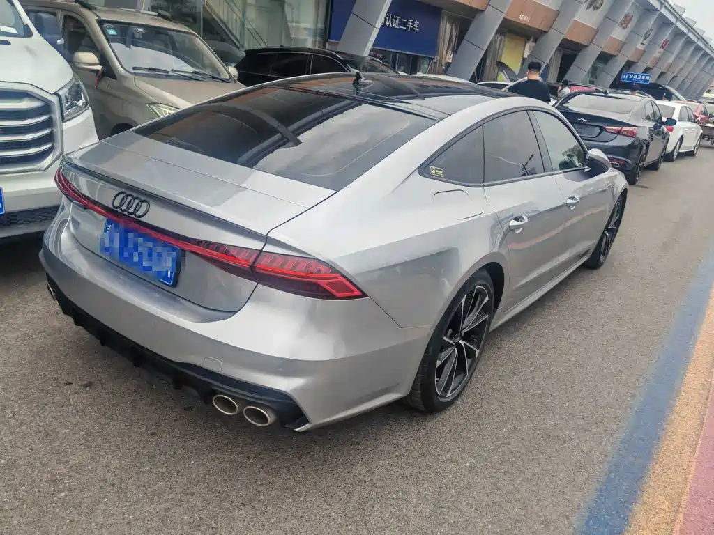 Audi A7 — фото 2