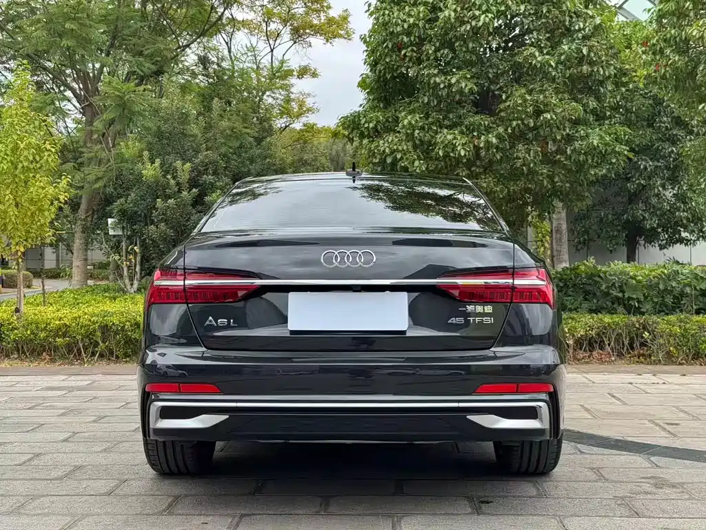 Audi A6L — фото 8