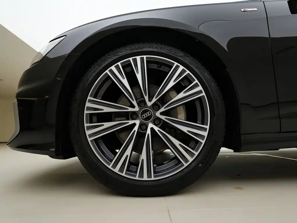 Audi A6L — фото 11